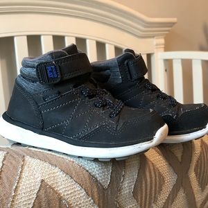 Stride rite high top
